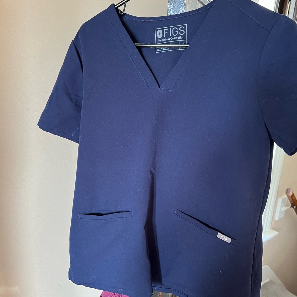 Figs Scrub Top